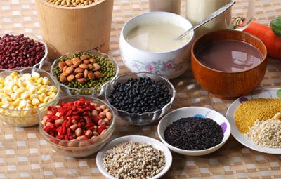 杂粮通常是指水稻,小麦,玉米,大豆和薯类五大作物以外的粮豆作物.